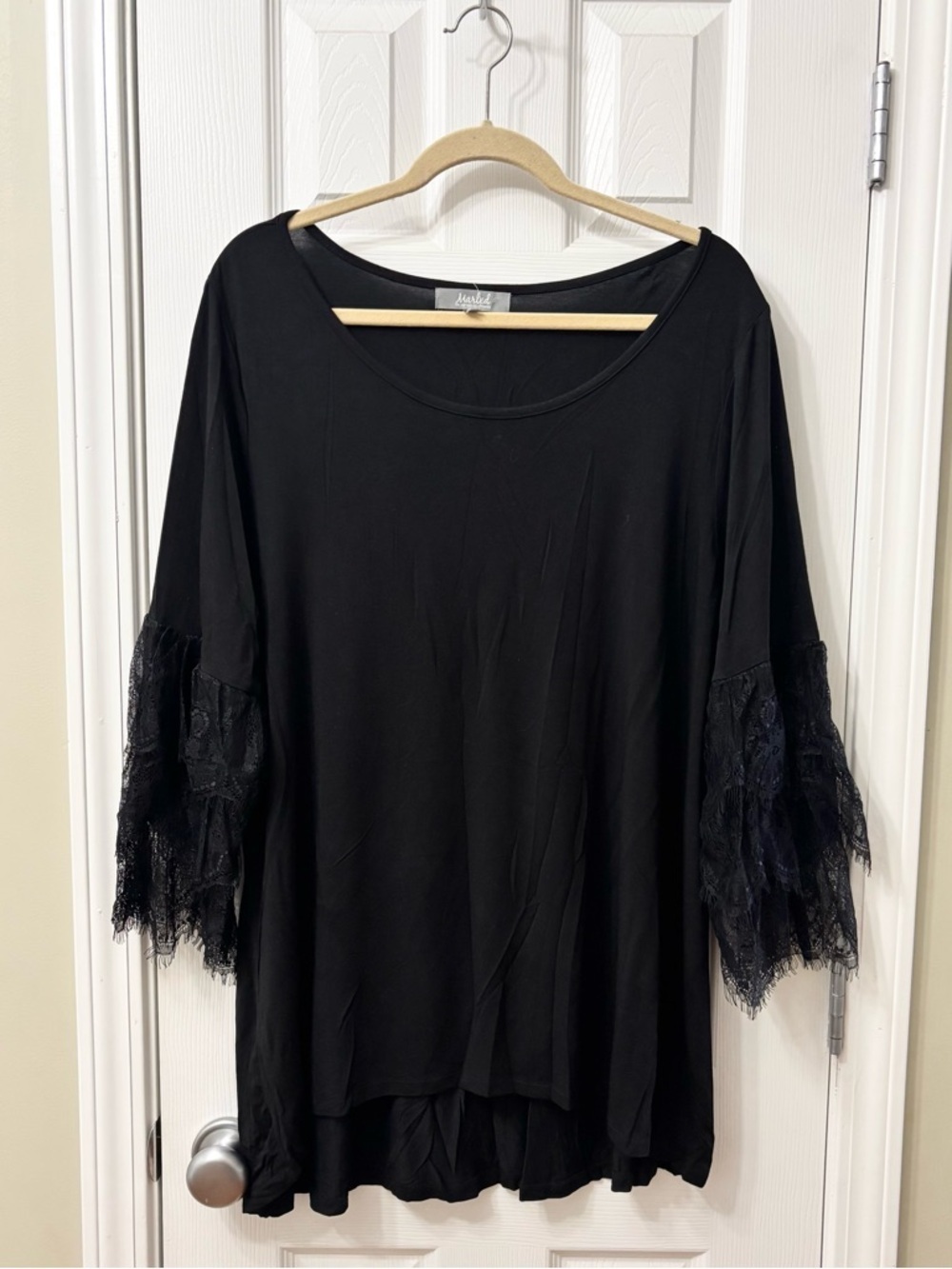 Marled Womens Plus Size 2X Black Lace Bell Sleeve Top - Picture 2 of 7